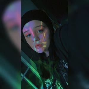 Meet your Posher, Nadia